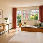 Hotel Am Weberplatz 3*