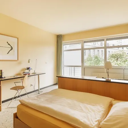 Am Weberplatz 3* Dresden